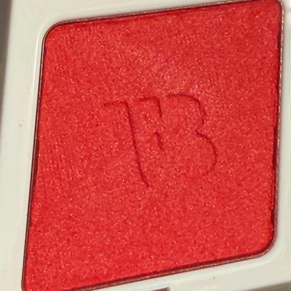 FENTY BEAUTY Fenty Cheeks Suede Powder Blush in Daiquiri Dip (Coral Red)